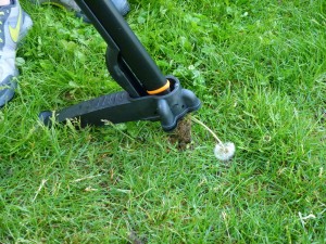 Uproot weeder from fiskars