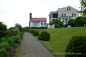 Side view of P. Allen smith house and art studio